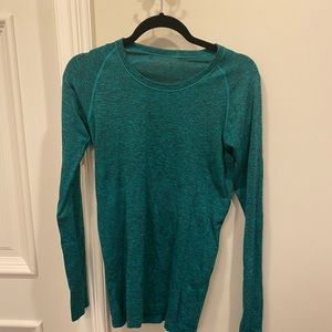 Lululemon Long sleeve top